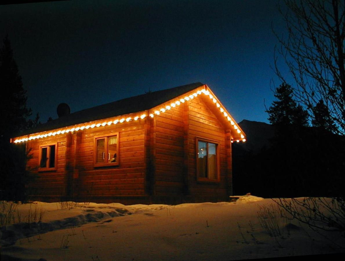 Mica Mountain Lodge & Log Cabins Tête Jaune Exterior foto